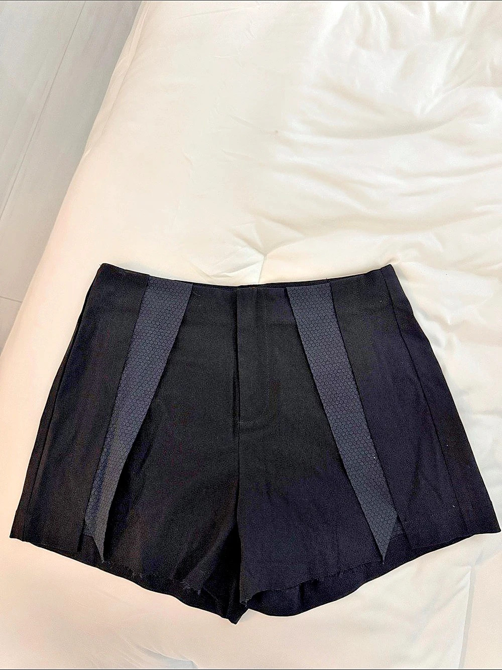 AZAI High Waist Black Shorts Size Medium